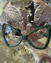 Load image into Gallery viewer, Kimmy's Bow Tie
