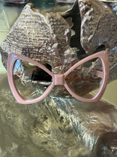 Load image into Gallery viewer, Kimmy's Bow Tie
