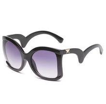 Load image into Gallery viewer, City Girl
