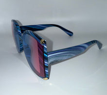 Load image into Gallery viewer, Spicy Kimmy
