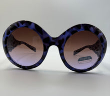 Load image into Gallery viewer, Wildly
