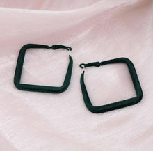 Load image into Gallery viewer, Velvet Life
