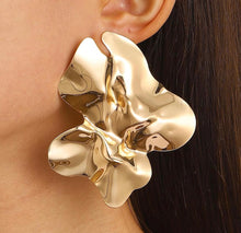 Load image into Gallery viewer, Irregular Leaf
