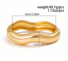 Load image into Gallery viewer, Wavy Bangle
