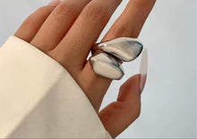 Load image into Gallery viewer, Waterdrop Ring
