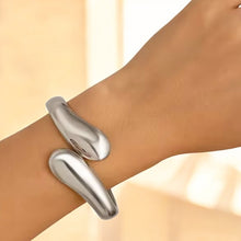 Load image into Gallery viewer, Waterdrop
