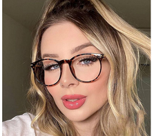 Load image into Gallery viewer, Hey Missy
