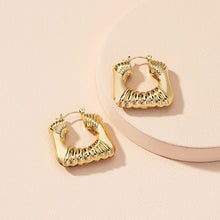 Load image into Gallery viewer, Classy Gold
